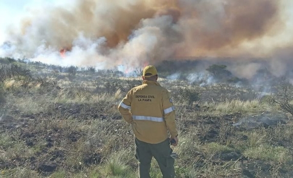 Incendios forestales hay un foco activo en La Pampa