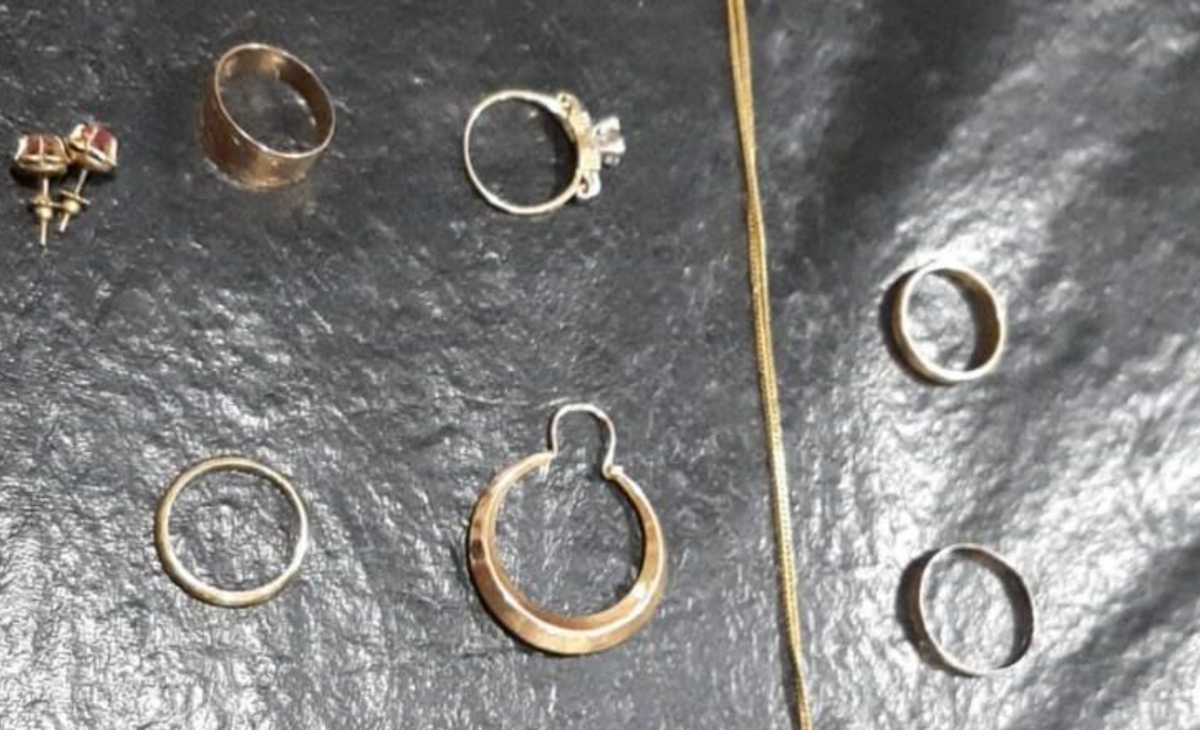 Brigada recuperó alhajas de oro