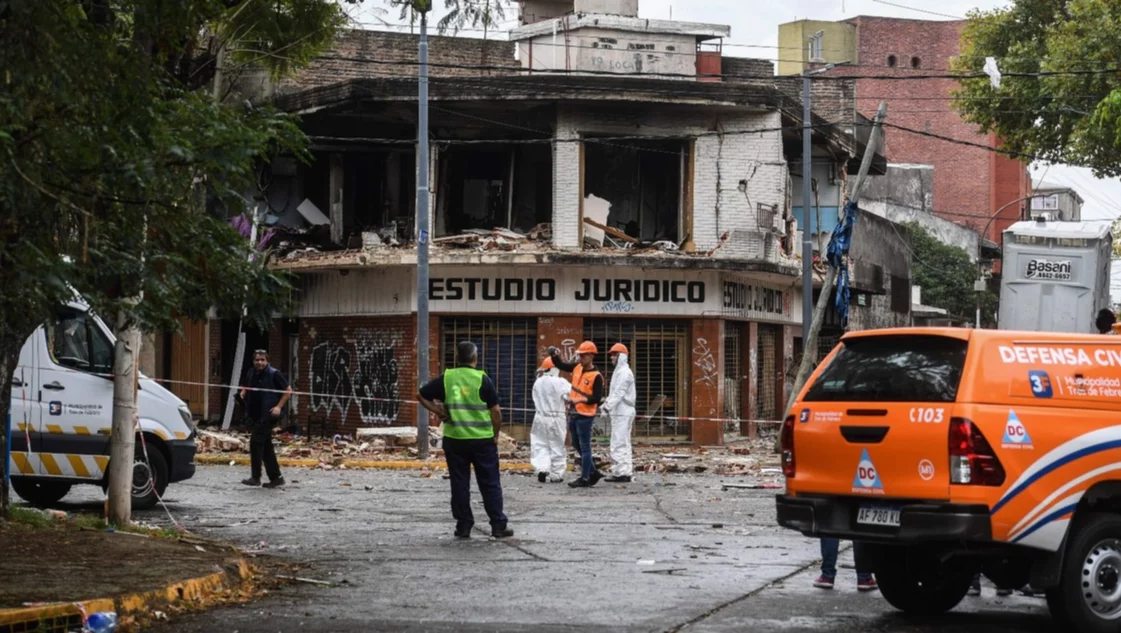 Mujer en "grave estado" tras la explosión en Santos Lugares 